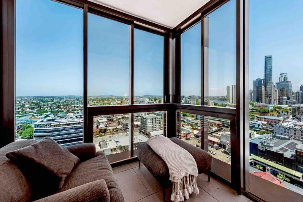Apartment Prime Located Luxe 2 Bedroom Sky Home/sensational Views Brisbane